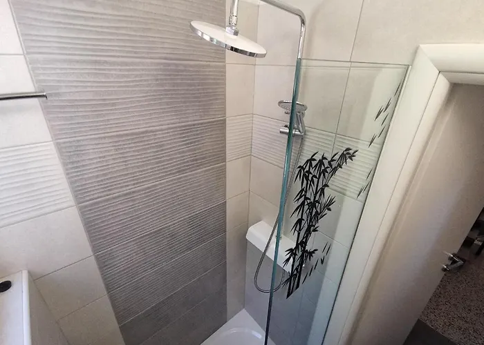 Bruno With 4 Bedrooms Near Appartement