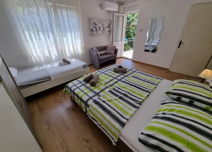 Appartement Bruno With 4 Bedrooms Near