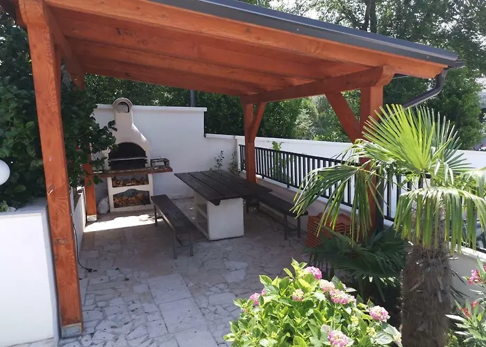 Bruno With 4 Bedrooms Near *