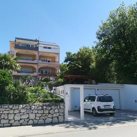 Bruno With 4 Bedrooms Near *