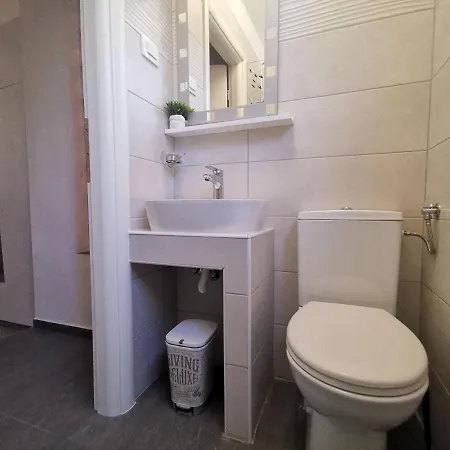 Bruno With 4 Bedrooms Near Apartman *