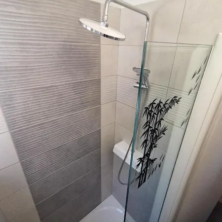 Bruno With 4 Bedrooms Near Apartman