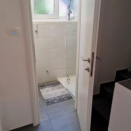 Apartman Bruno With 4 Bedrooms Near Crikvenica