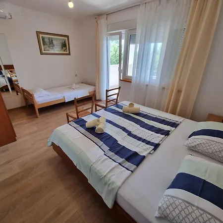 Bruno With 4 Bedrooms Near Apartment Crikvenica