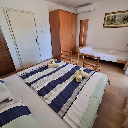 Bruno With 4 Bedrooms Near Crikvenica