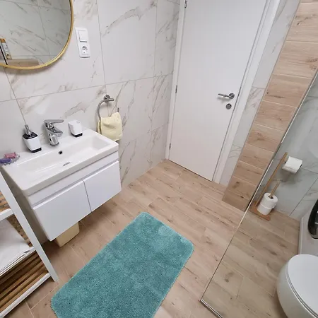 Bruno With 4 Bedrooms Near Apartment Crikvenica