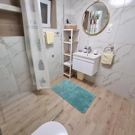 Bruno With 4 Bedrooms Near *