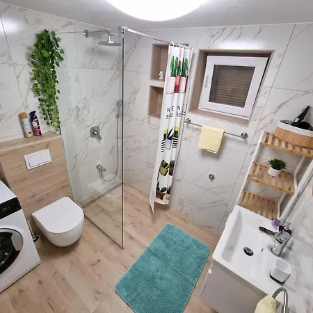 Bruno With 4 Bedrooms Near