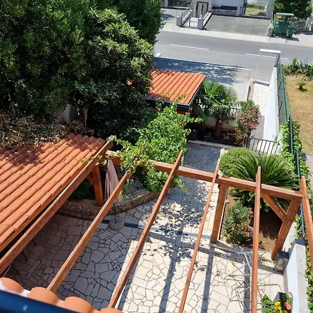 Bruno With 4 Bedrooms Near * Crikvenica