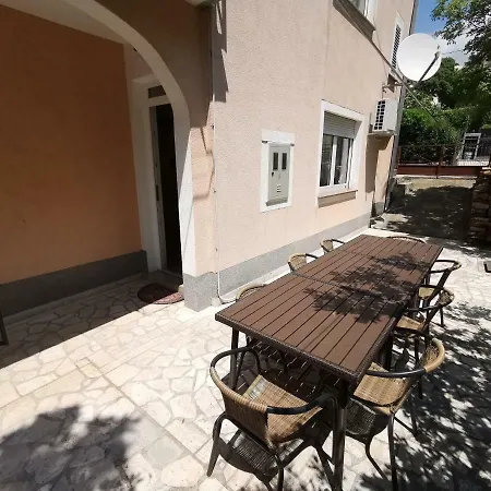 Bruno With 4 Bedrooms Near *