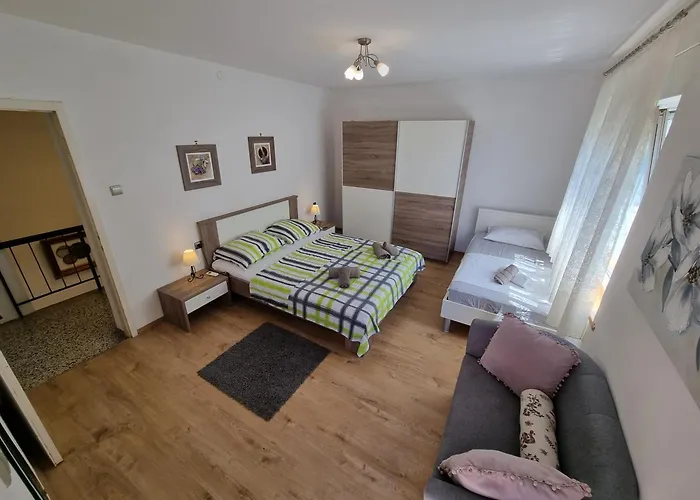 Bruno With 4 Bedrooms Near 아파트 *