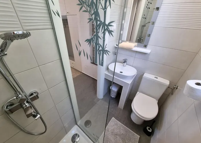 Bruno With 4 Bedrooms Near 크리크베니카