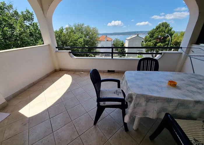 Bruno With 4 Bedrooms Near 아파트