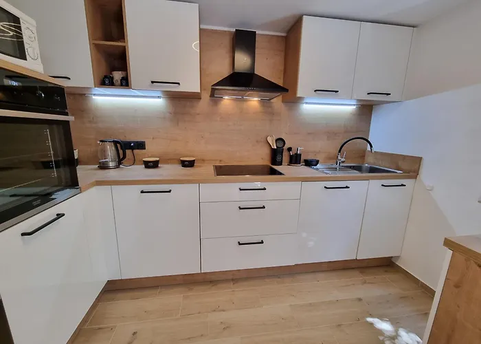 Bruno With 4 Bedrooms Near *