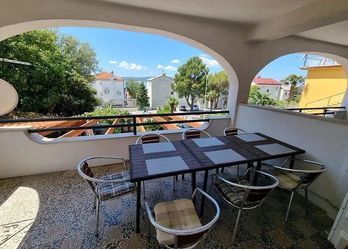 Bruno With 4 Bedrooms Near 아파트